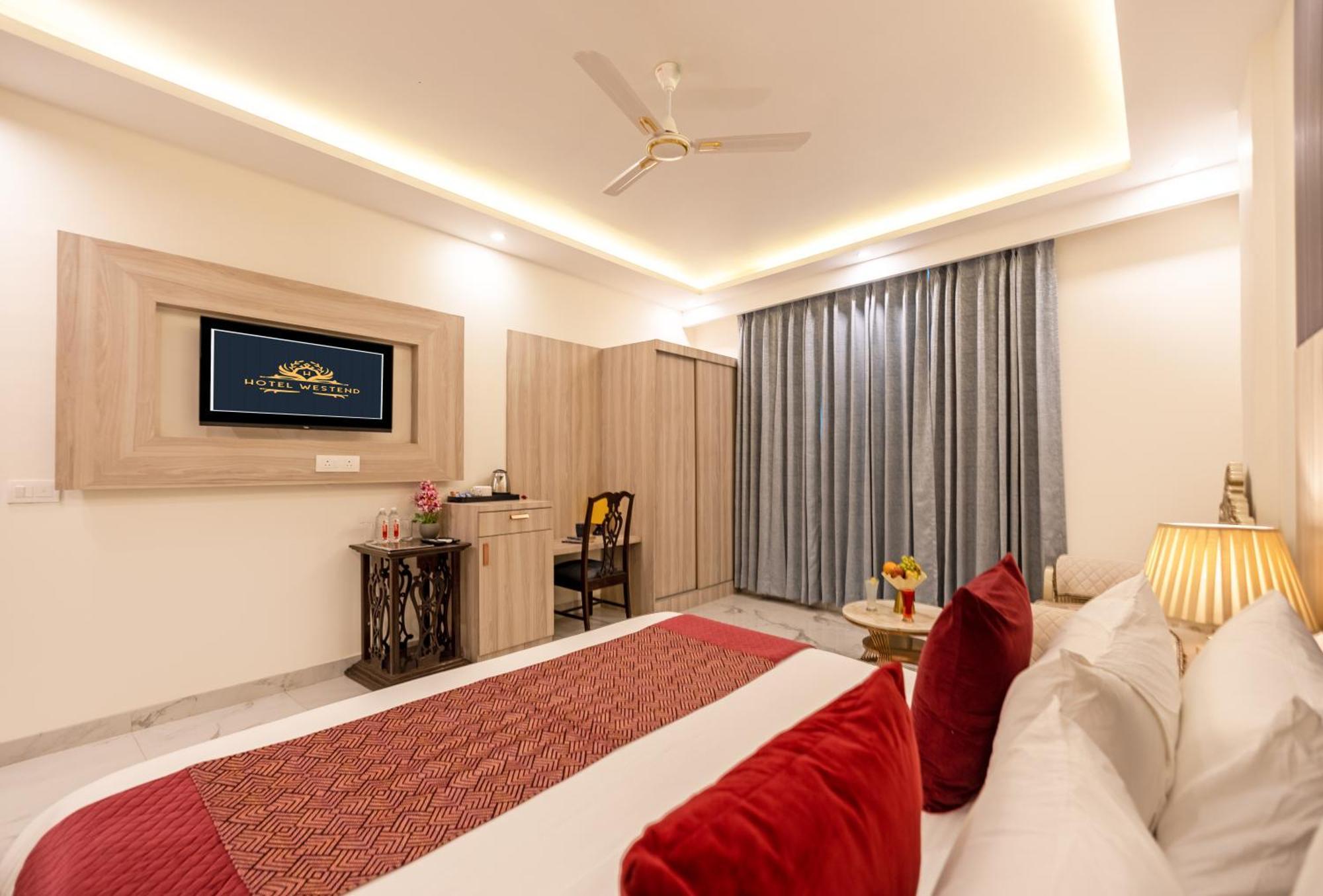 Hotel West End Igi Delhi Airport