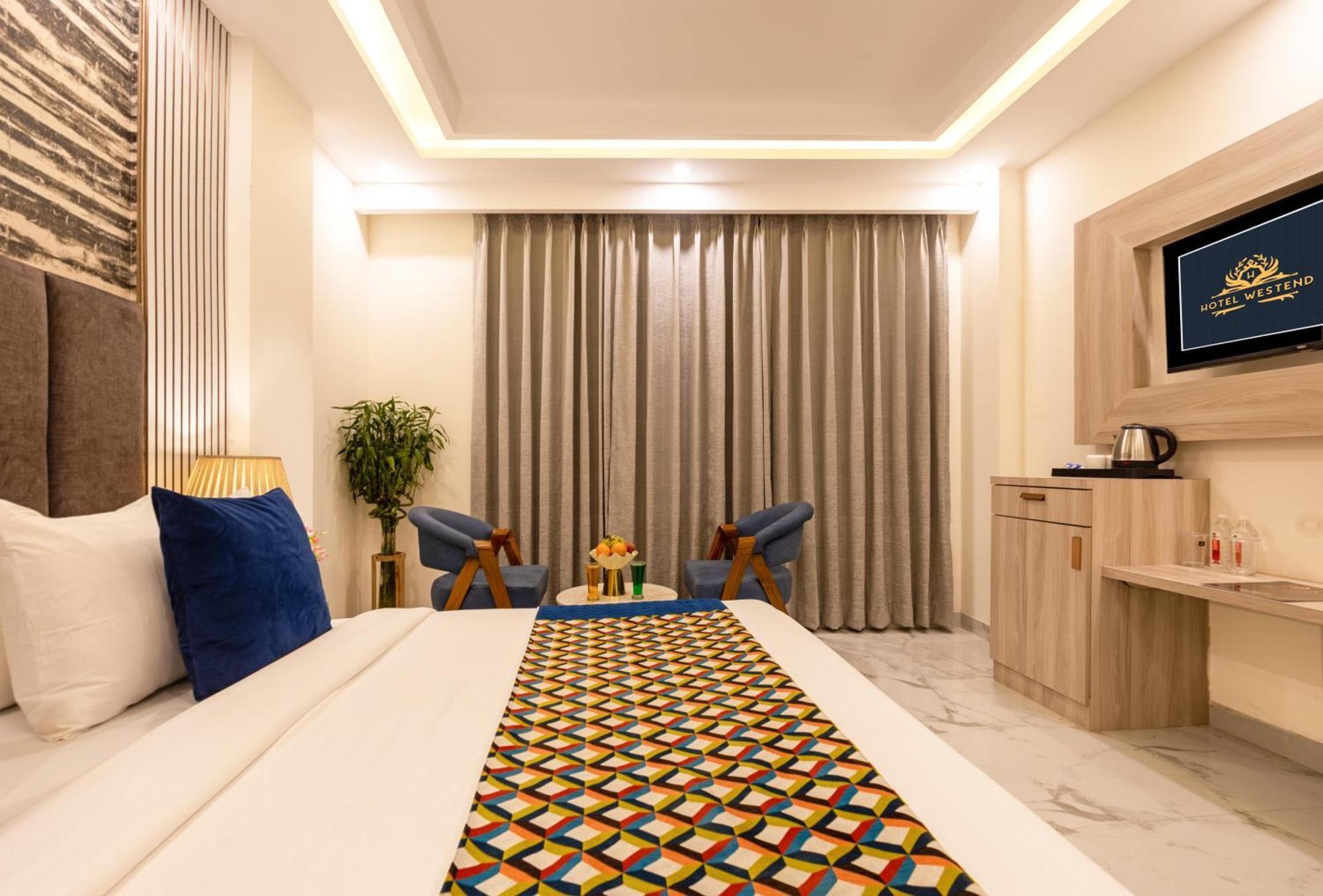 West End Igi Delhi Airport Hotel 4*