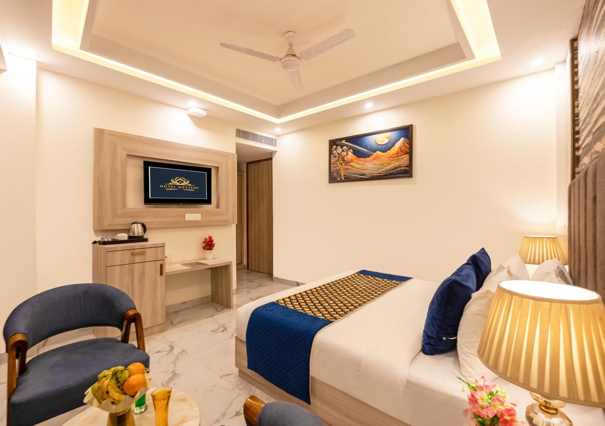 West End Igi Delhi Airport 4* New Delhi