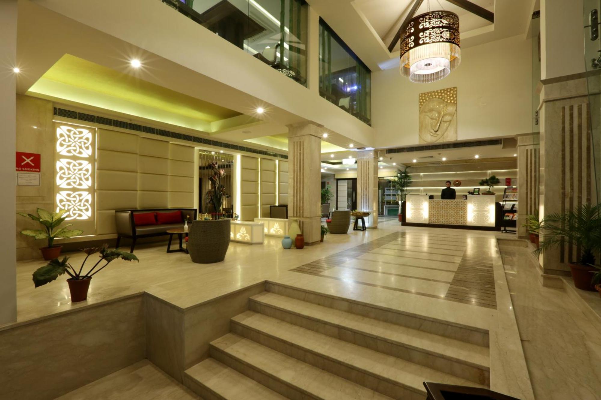 West End Igi Delhi Airport Hotel 4*