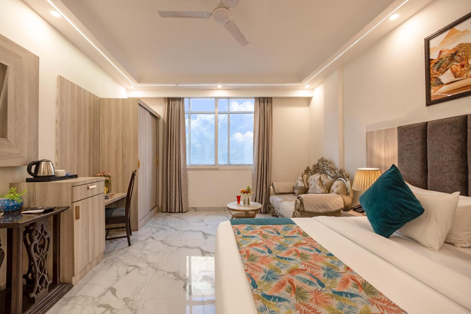 West End Igi Delhi Airport 4* New Delhi