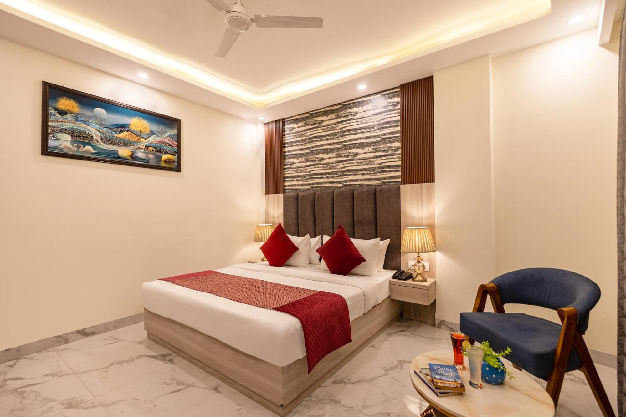 West End Igi Delhi Airport Hotel 4*