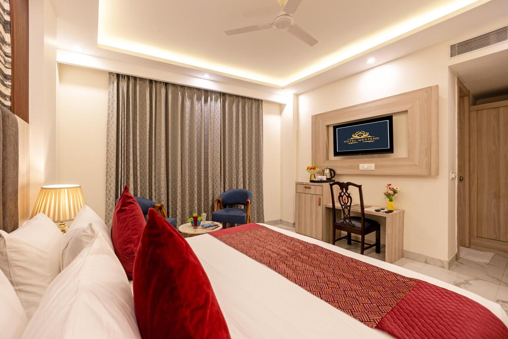 Hotel West End Igi Delhi Airport 4*