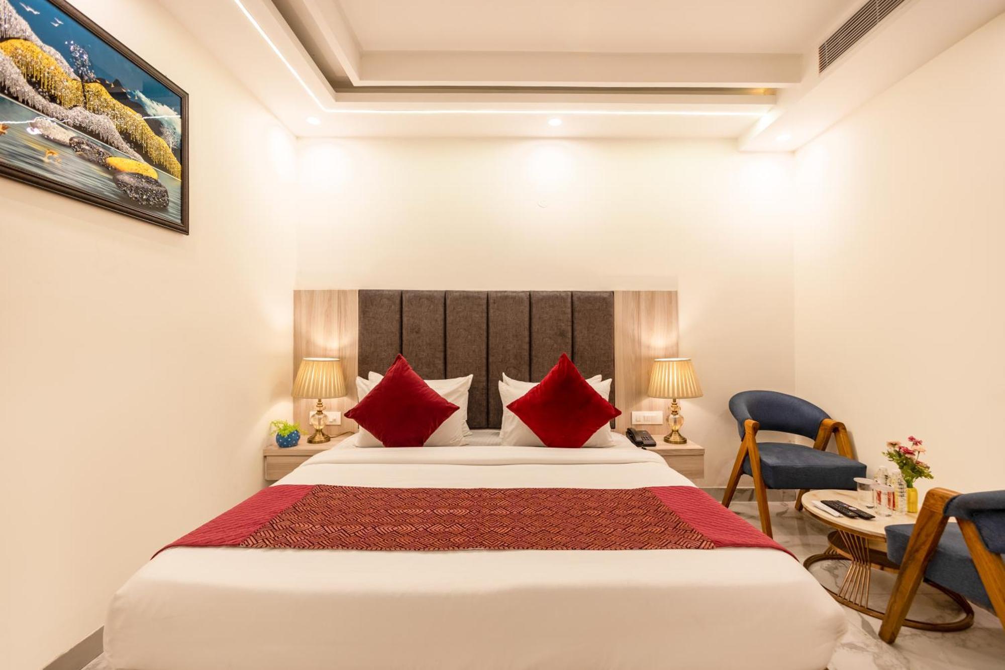 West End Igi Delhi Airport Hotel 4*